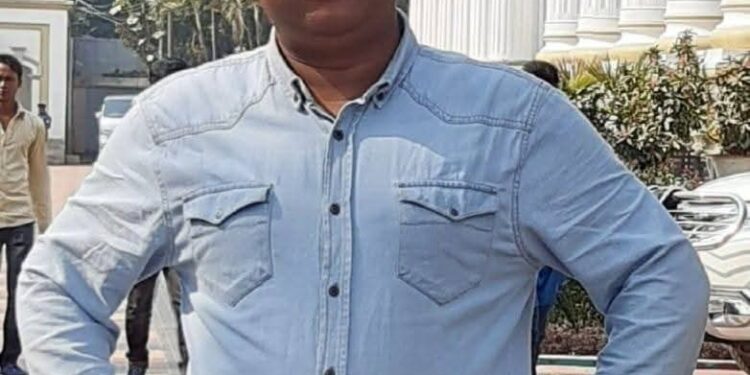 জাবিতে ভুয়া ডিগ্রী দিয়ে পদোন্নতির আবেদন, সায় দিচ্ছে প্রশাসন