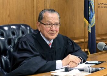 জনপ্রিয় বিচারক ফ্রাঙ্ক ক্যাপ্রিও আর নেই