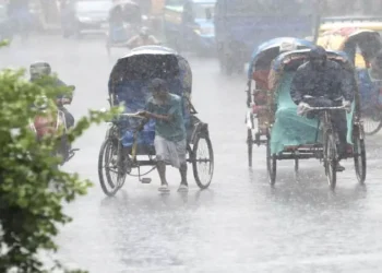সকাল থেকে দুপুর পর্যন্ত ভারী বৃষ্টির বার্তা দিল আবহাওয়া অফিস