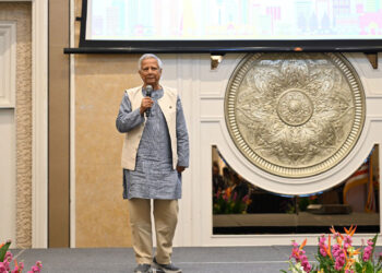 বাংলাদেশে বিনিয়োগে মালয়েশিয়ান কোম্পানিগুলোকে আহ্বান প্রধান উপদেষ্টার