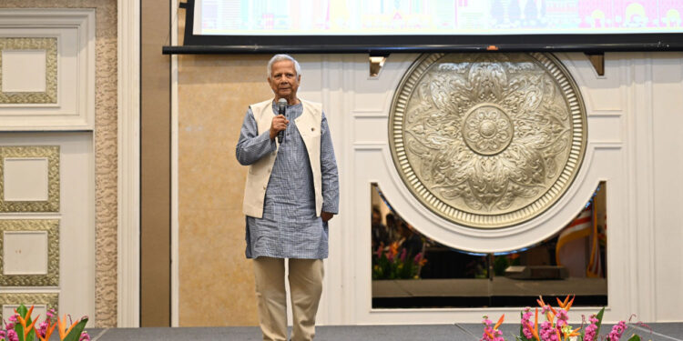 বাংলাদেশে বিনিয়োগে মালয়েশিয়ান কোম্পানিগুলোকে আহ্বান প্রধান উপদেষ্টার