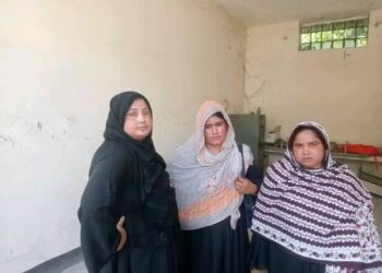 সাভার উপজেলা স্বাস্থ্য কমপ্লেক্সে তিন নারী চোর আটক