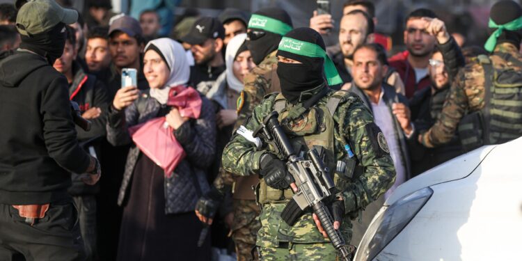 গাজায় রক্তক্ষয়ী সংঘর্ষ: হামাস বনাম দুগমুশ গোত্রে নিহত অন্তত ২৭