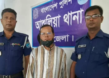 আশুলিয়ায় শ্রমিক লীগ নেতা আইয়ুব আলী সিকদার গ্রেপ্তার: মুক্তির তদবিরে বিএনপি নেতা