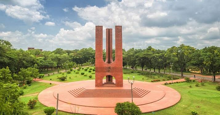 বন্ধুর ফোন চুরি করে ইয়াবা সেবন, অভিযুক্তকে বাঁচাতে ছাত্রদল নেতার তদবিরে জাবিতে তোলপাড়