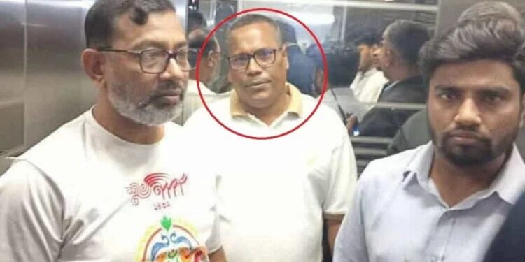 ‘আই ডোন্ট কেয়ার’ পোস্টে ঢাবির ডেপুটি রেজিস্ট্রার লাভলু শিশির থানায় সোপর্দ