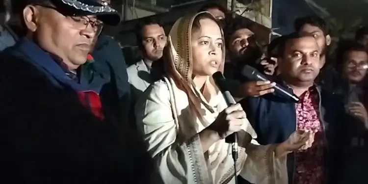 নাটোরে নেসকোর প্রিপেইড মিটার বাতিলের দাবিতে অবরোধ